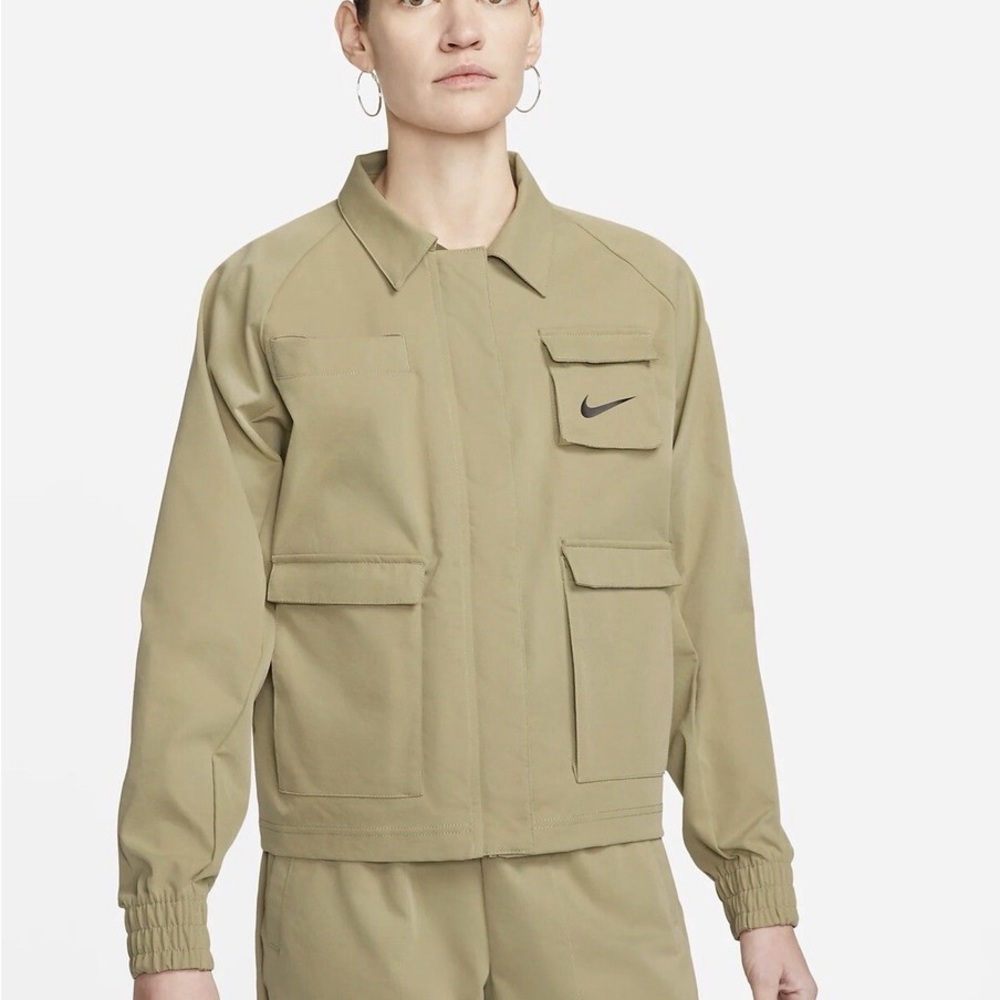 Nike Sportswear Swoosh Women's Woven Jacket, Neutral Olive